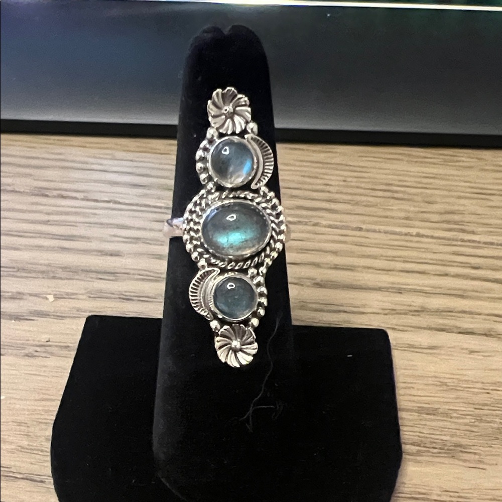 Sterling Silver Labradorite Ring with Flowers